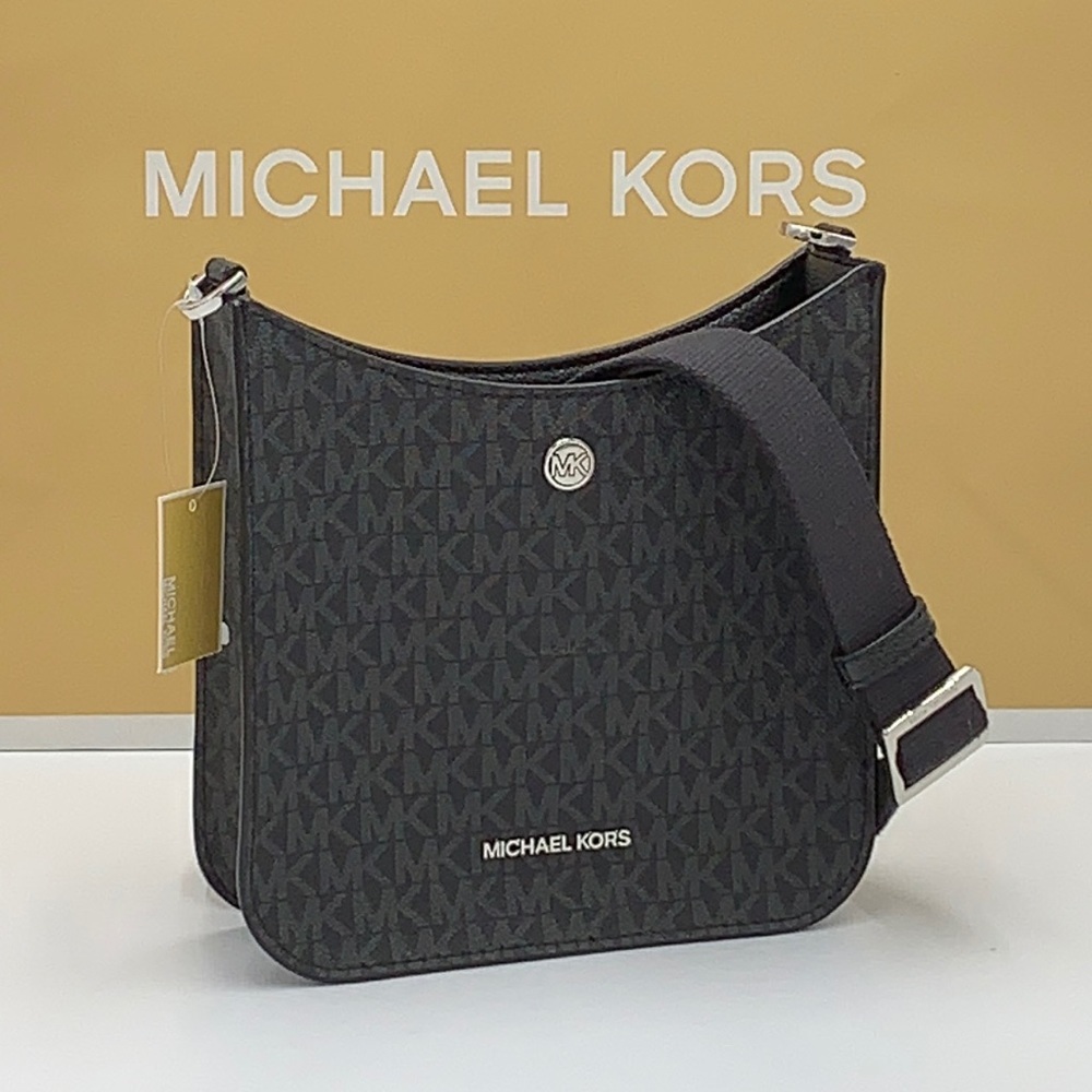MICHAEL KORS
Briley Small Logo Messenger Bag Black signature color - Picture 2 of 15